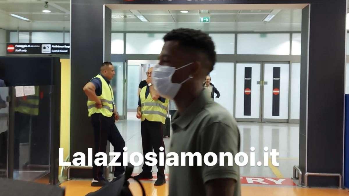 Lazio, Marcos Antonio tra le meraviglie di Roma: l'ultimo scatto al Colosseo - FOTO