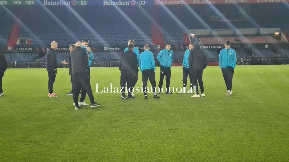 Feyenoord - Lazio, la squadra è a Rotterdam: il walk-aroud al De Kuip - FOTO&VIDEO