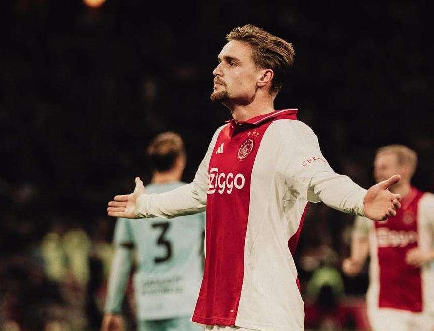 Lazio, l'Ajax annuncia l'addio di Taylor: il comunicato ufficiale