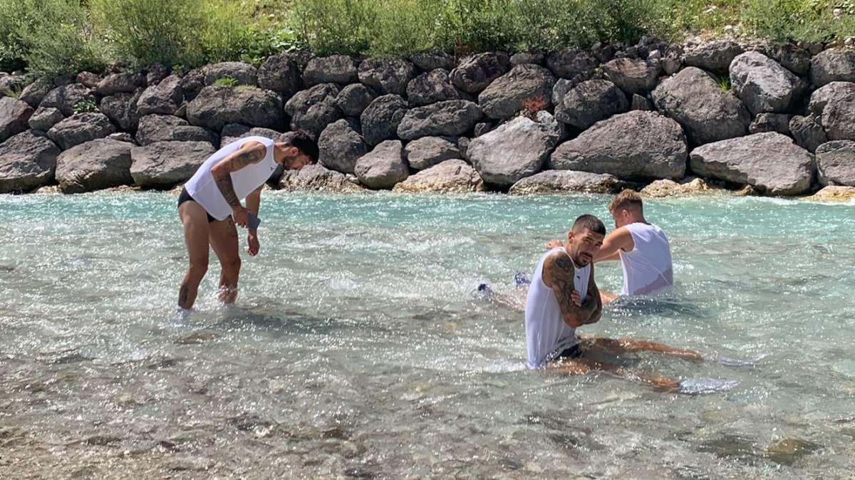 AURONZO GIORNO 4 - Lazio, in quattro vanno al lago. Zaccagni 'critica' Cataldi per la musica - F&V