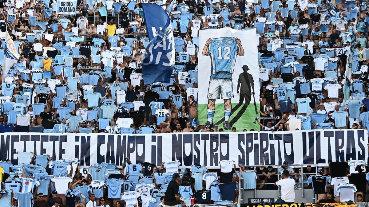 Bologna - Lazio, esodo biancoceleste al Dall'Ara: l'omaggio della società - VD