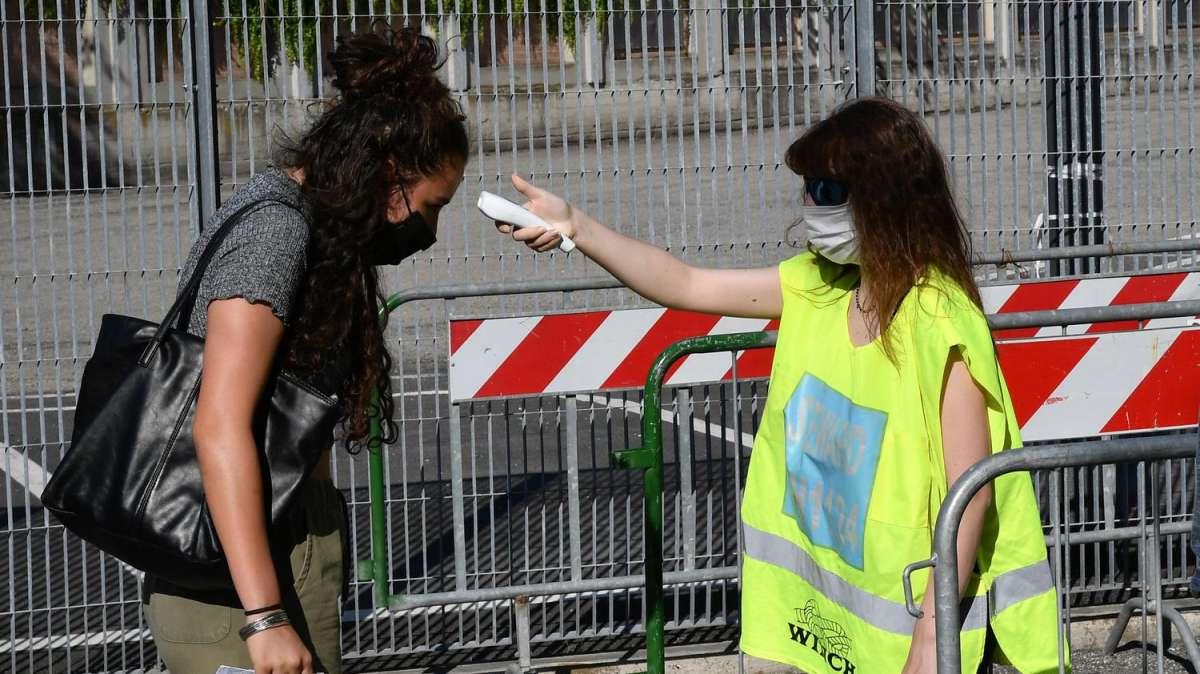Covid / Sardegna, sì al lockdown: Milano e Roma sotto la lente d'ingrandimento