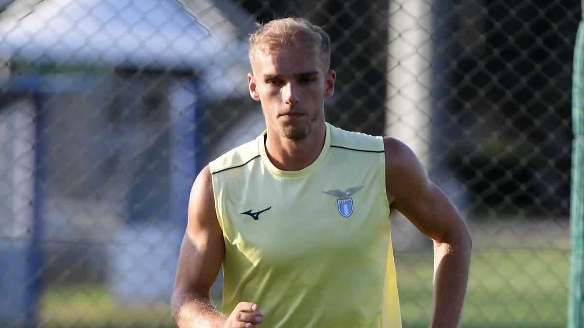 Lazio - Mantova, Isaksen in tribuna per sostenere i compagni. Ma non è solo