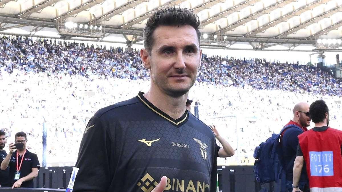 Ex Lazio, Klose torna ad allenare: ecco la sua nuova squadra - FOTO