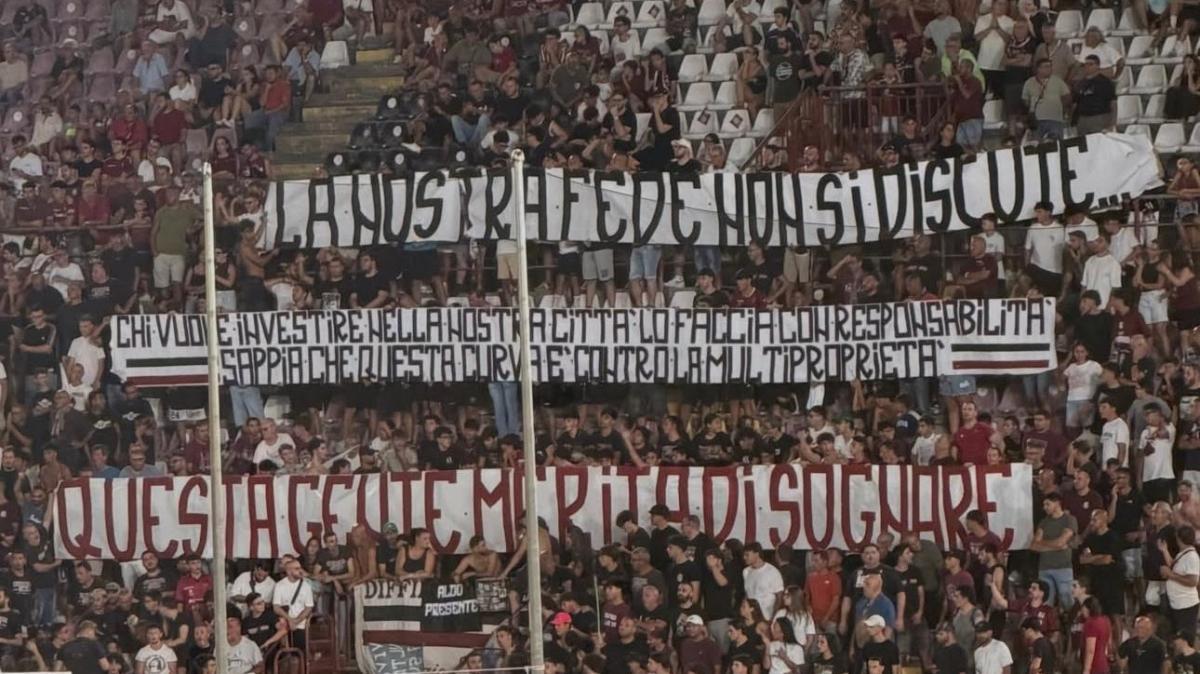 Lazio, tifosi Reggina mandano un messaggio a Lotito: “No multiproprietà” - FOTO
