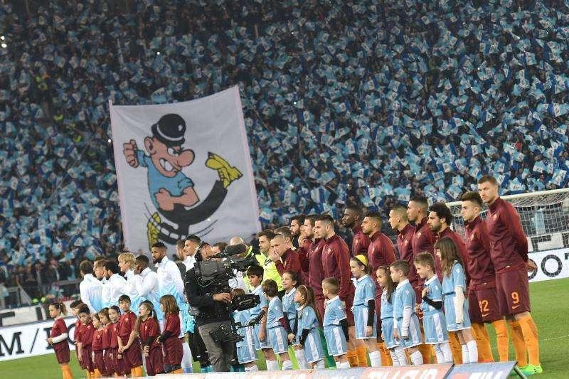 Lazio, il derby ti fa sempre bella: coreografie al top e Curva Sud al tappeto