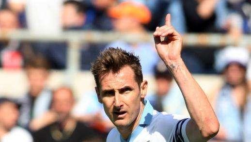 FORMELLO - È 4-2-3-1: Klose ce la fa, Parolo prova il miracolo. Ciani favorito su Novaretti