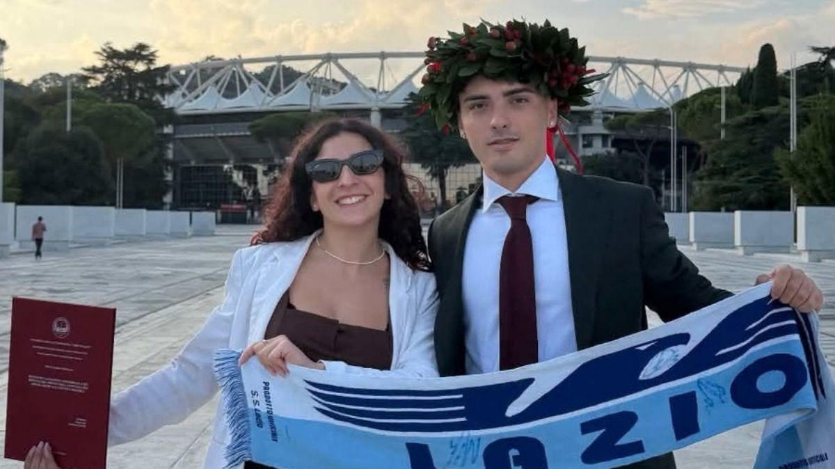 Lazio, la storia si ripete: dopo Irene, anche Simone festeggia la laurea all’Olimpico