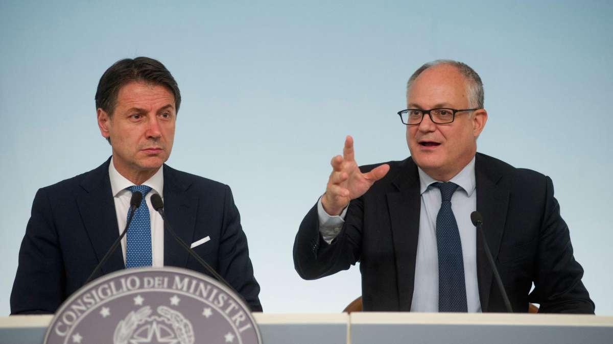 Covid-19, Gualtieri e Decaro sul decreto: "Nessuno può essere abbandonato"