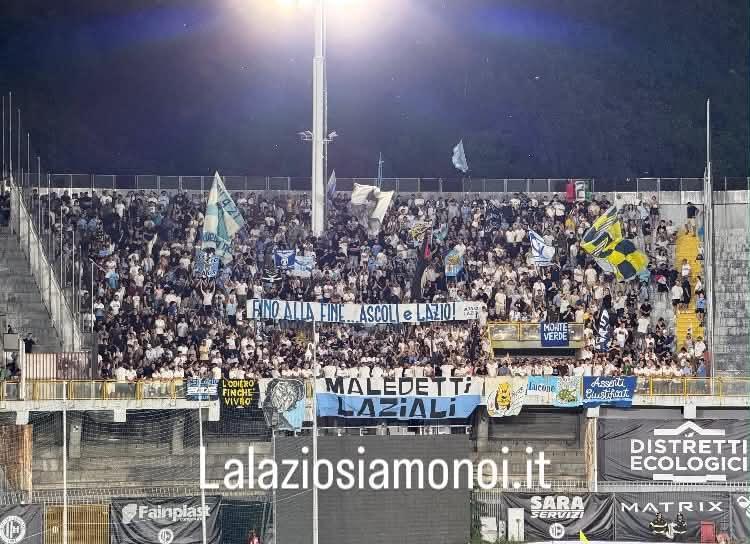 Ascoli - Lazio, si sentono solo i tifosi biancocelesti: stupore a Dazn
