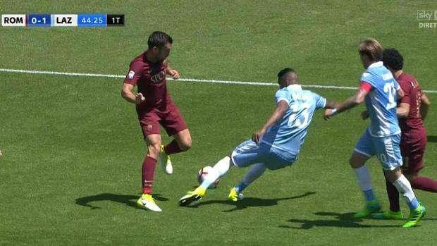 Strootman, che finaccia: il Marsiglia vuole liberarsi dell'olandese
