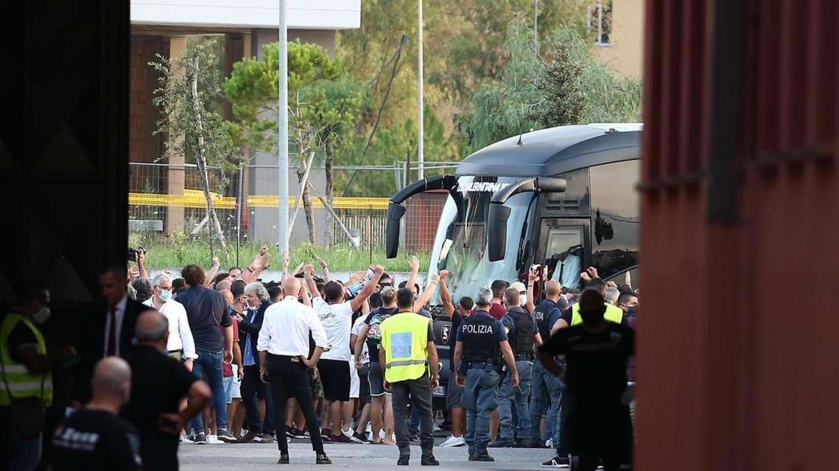 Salernitana, protesta contro Lotito e amichevole sospesa: i dettagli