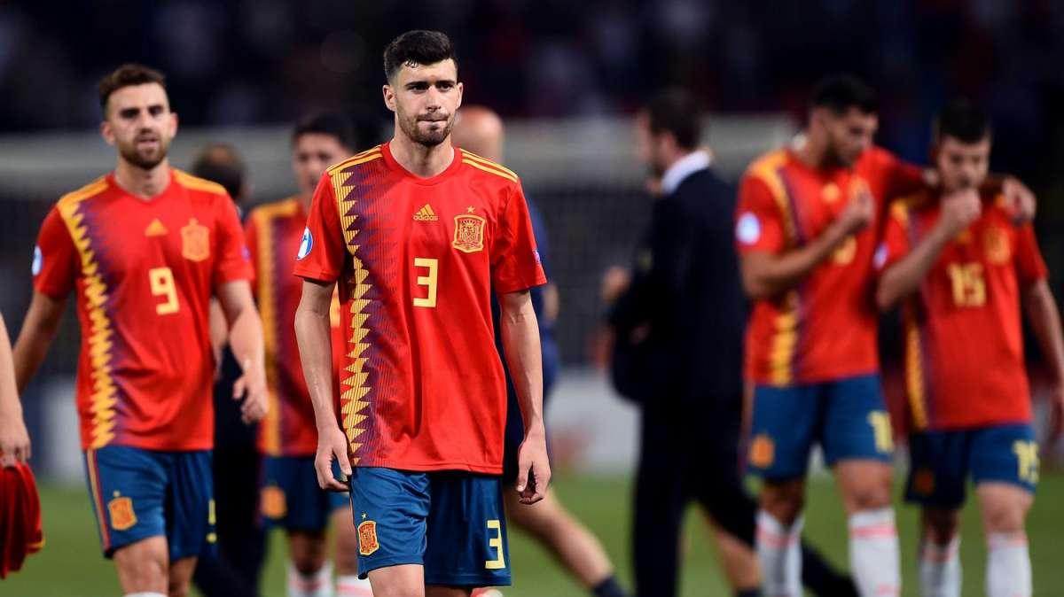Spagna, allarme focolaio rientrato: tutti negativi i tamponi del gruppo squadra 