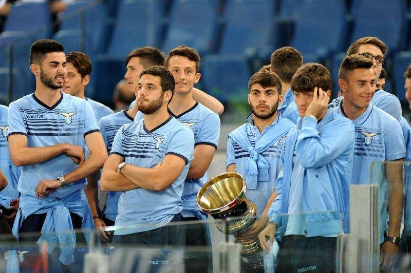 Quanti giovani ad Auronzo: la baby Lazio va a scuola con i grandi