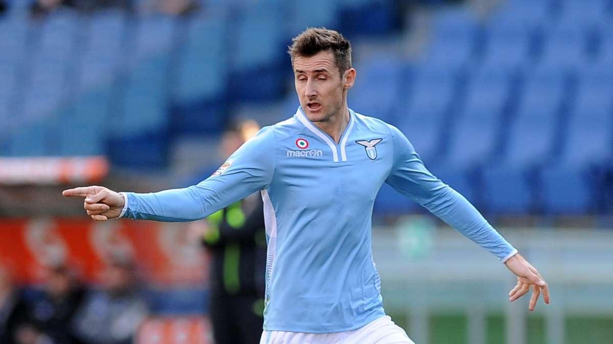 FORMELLO - Prove di 4-3-3: Klose in gruppo, ma l'influenza ferma Marchetti