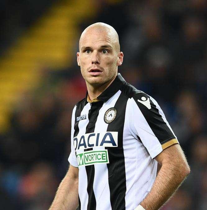 Calciomercato Lazio, accostato Nuytinck dell'Udinese. Ma in difesa...