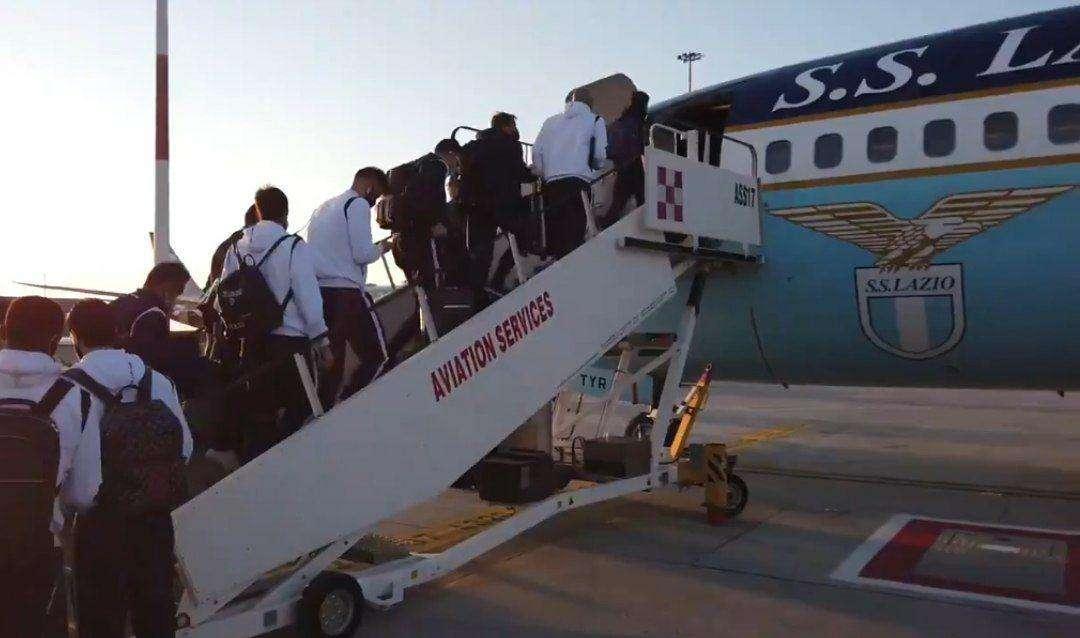 Lazio, è tempo di vigilia: la partenza della squadra verso Udine - VIDEO