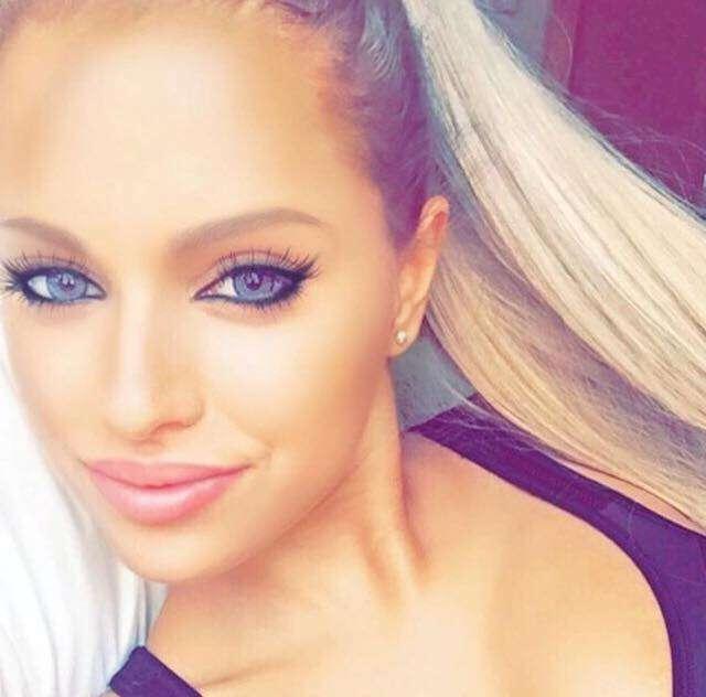 PHOTOGALLERY - Patric va in gol con Janira Barm: ecco chi è la bionda che ha stregato lo spagnolo 