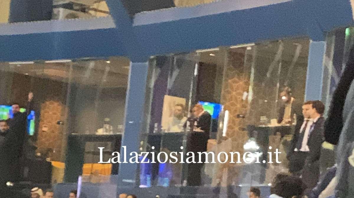 Lazio, guarda chi c'è a Riad! Milinkovic si gode la partita in tribuna - FOTO