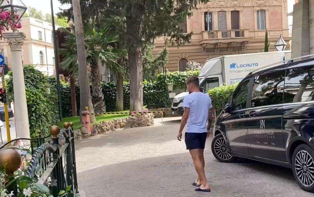 Italia, doppia gioia per Immobile: visita a sorpresa nel ritiro azzurro -VIDEO