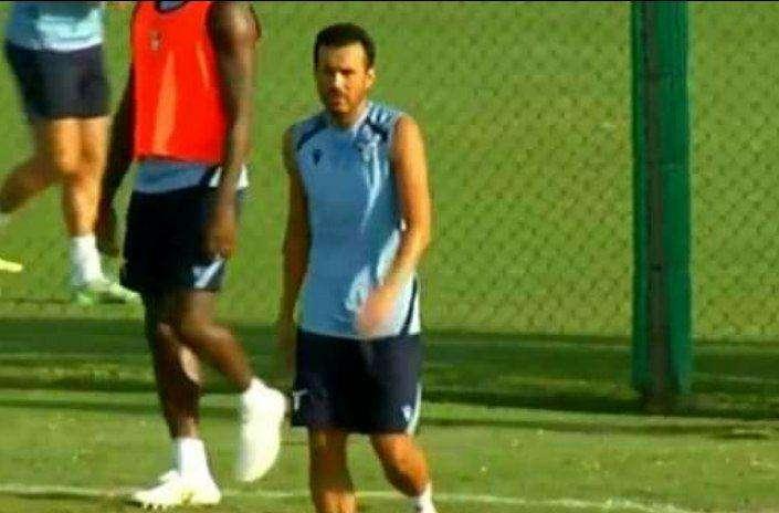 Lazio, ecco Pedro: bagno di folla a Formello e subito in campo! - VIDEO