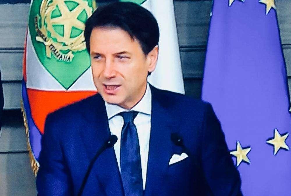 Coronavirus / Conte attacca Germania e Olanda: "Tedeschi freno d'Europa, non locomotiva. Mes? Non dimentichiamo la Grecia"