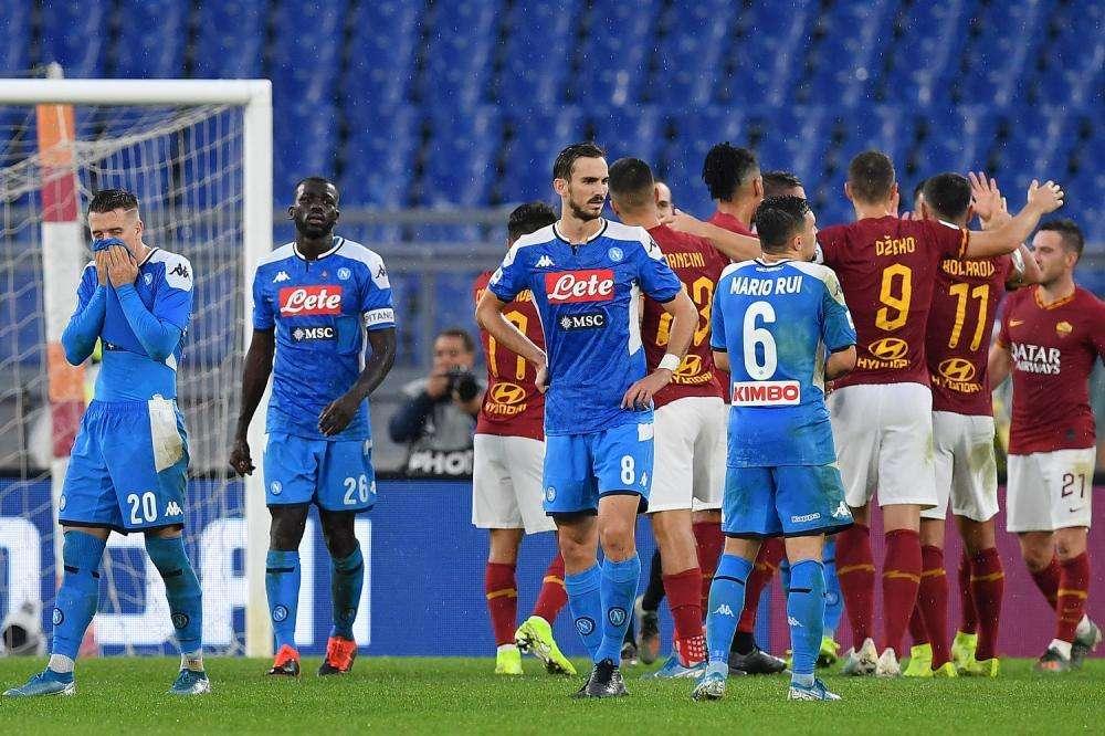 Caos Napoli, vendita a rilento contro il Genoa: curva e distinti semivuoti