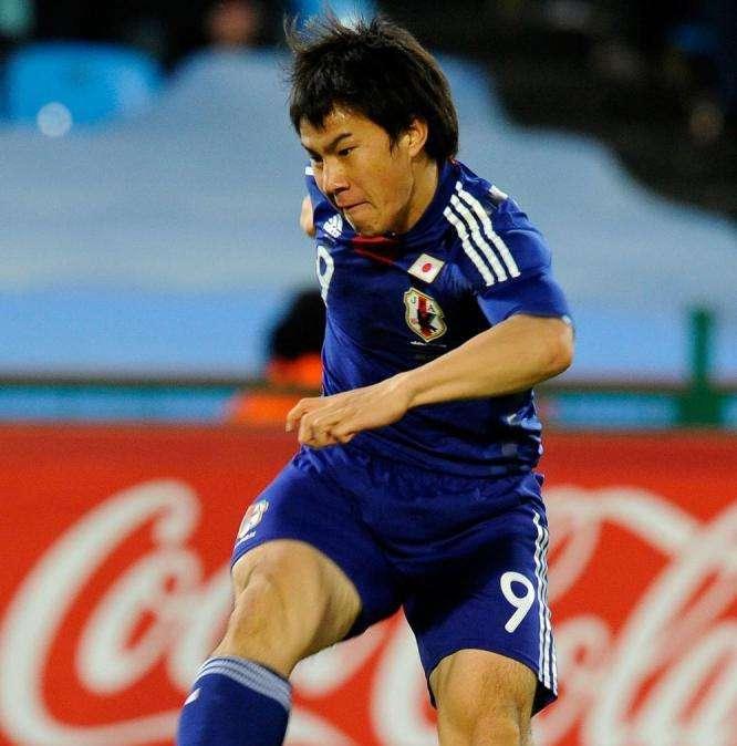 Malaga, un altro caso: Okazaki firma e poi rescinde il contratto