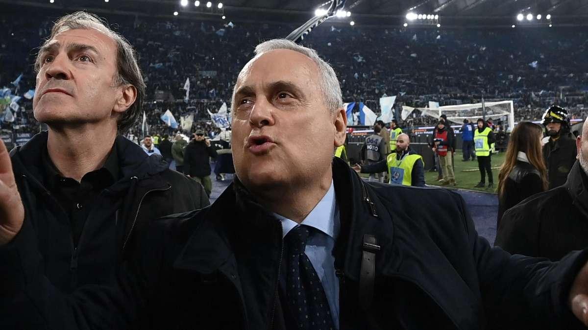 Lazio, la protesta dei tifosi continua: nuovo striscione contro Lotito - FOTO 