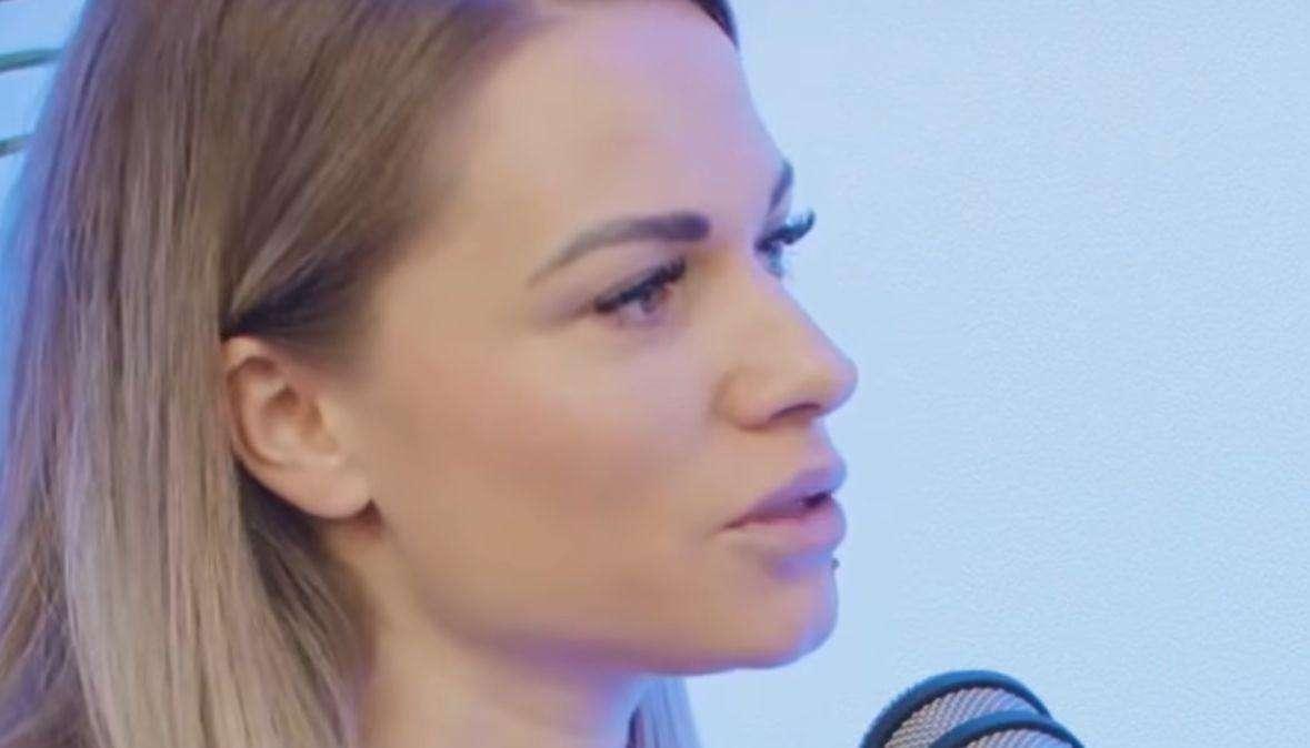 Le (assurde) richieste su Only Fans: "Urlare Forza Lazio nel momento dell'orgasmo"