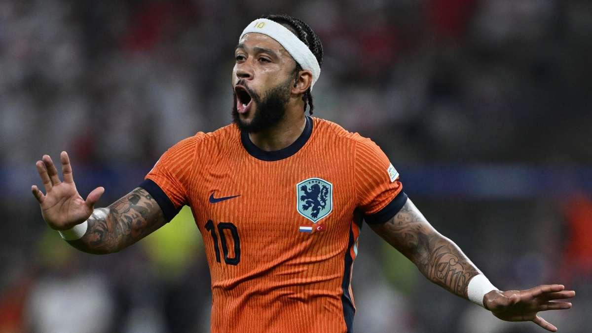 Calciomercato Como, Martial e non solo: Depay e un ex Lazio tra le alternative