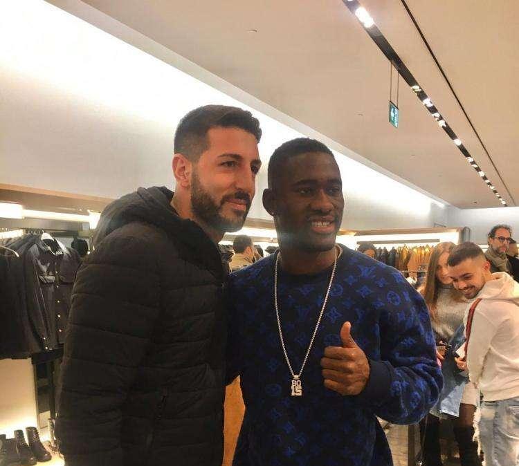 Lazio, shopping di fine anno per Bastos: l'angolano "beccato" da Zara - FT