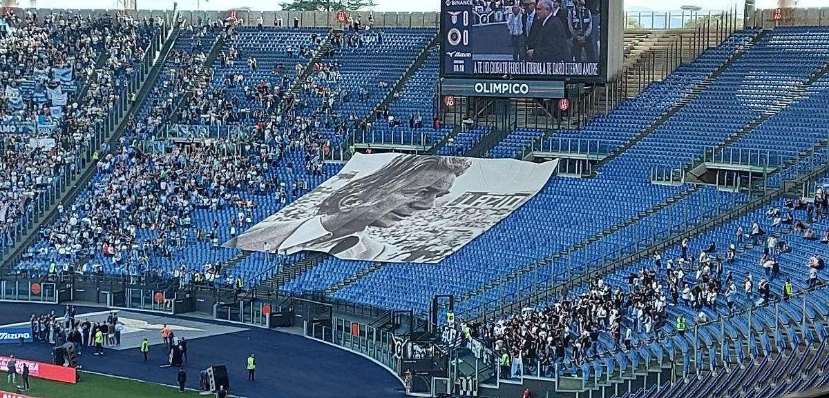 Lazio, la Sud è ufficialmente la Curva Maestrelli: Lotito con il figlio del "Maestro" - VIDEO
