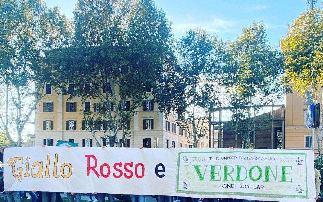 Derby, gli Ultras Lazio alla Sud: "Giallo, rosso e..." - FOTO
