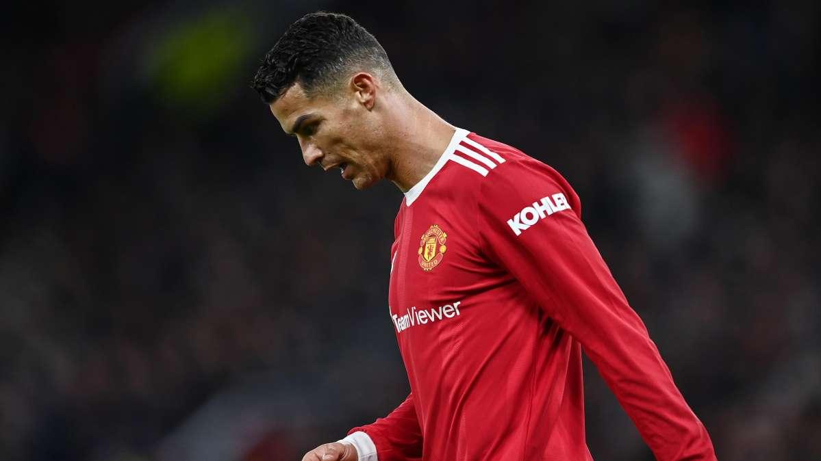 Ronaldo, lutto al braccio e applauso in Liverpool - Manchester United