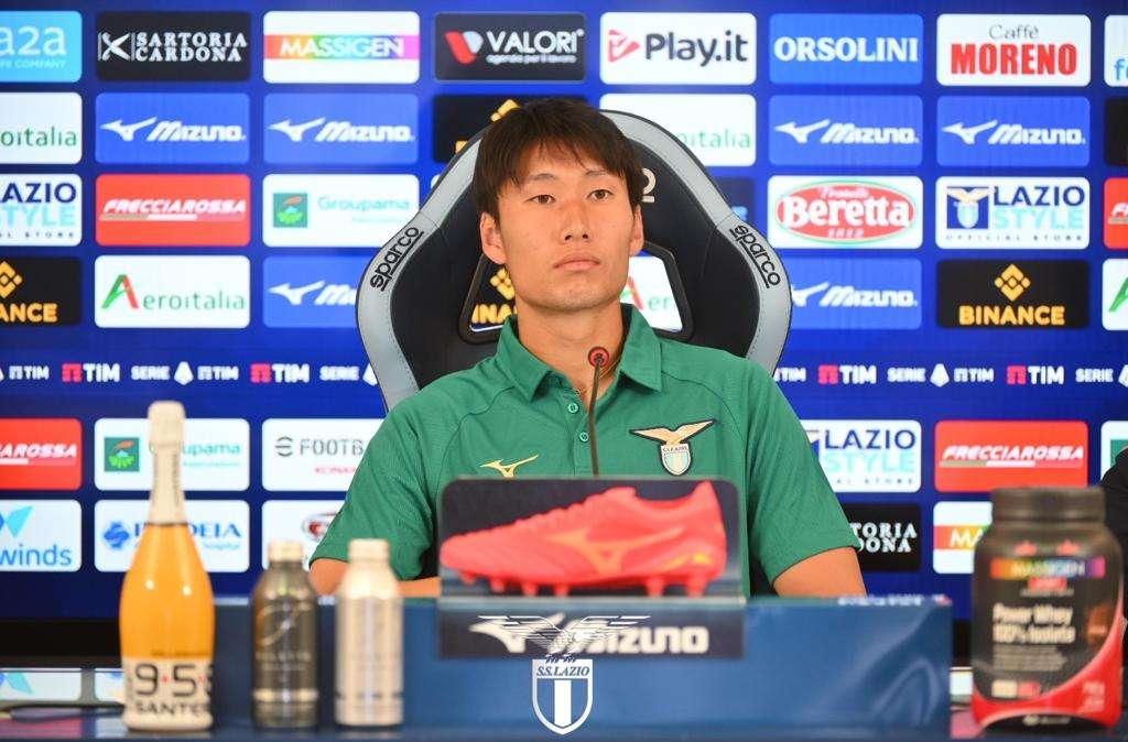 RIVIVI LA DIRETTA - Lazio, Kamada: "Avevo tante offerte, contento di essere qui"
