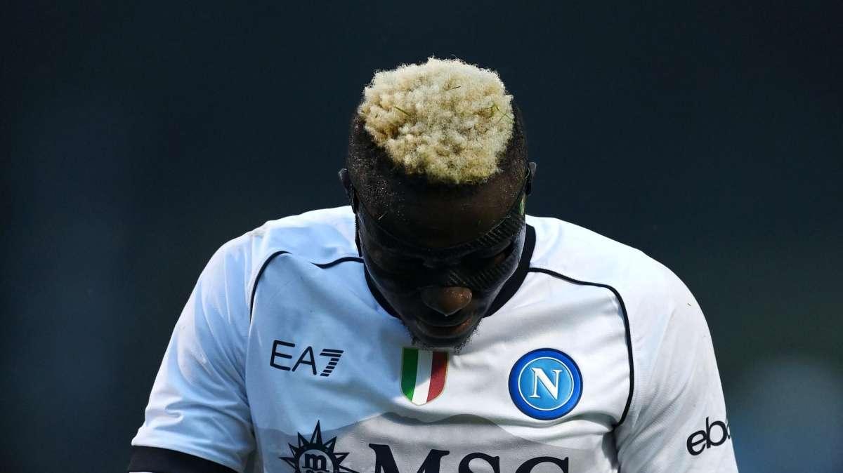 Napoli, è rottura con Osimhen? Sparite tutte le sue foto…