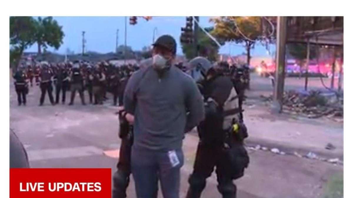 Minneapolis, degenera la protesta per l'uccisione di Floyd: Trump minaccia l'uso della forza