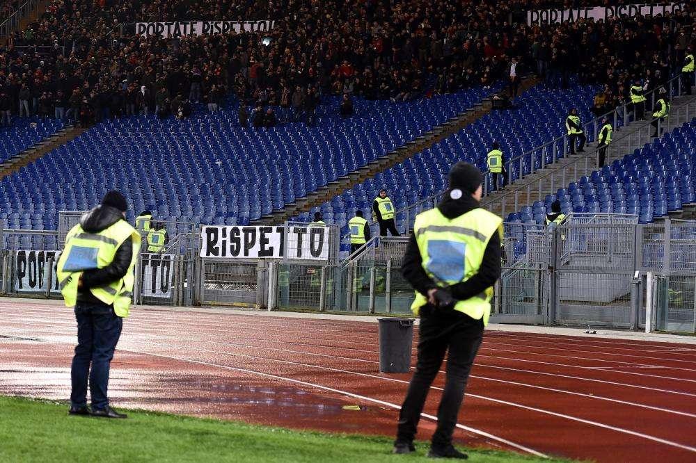 Calcio, pericolo disoccupazione: con lo stop rischiano 300mila persone