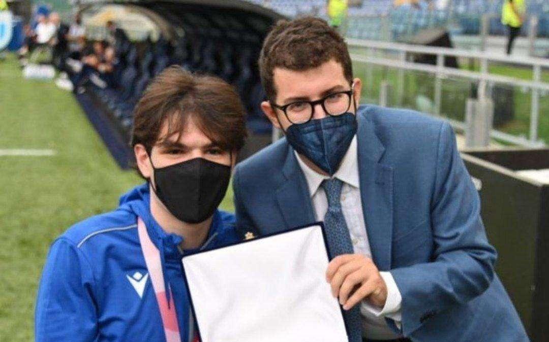 Lazio - Cagliari, prima del fischio d'inizio la premiazione dell'atleta Fantin - FOTO