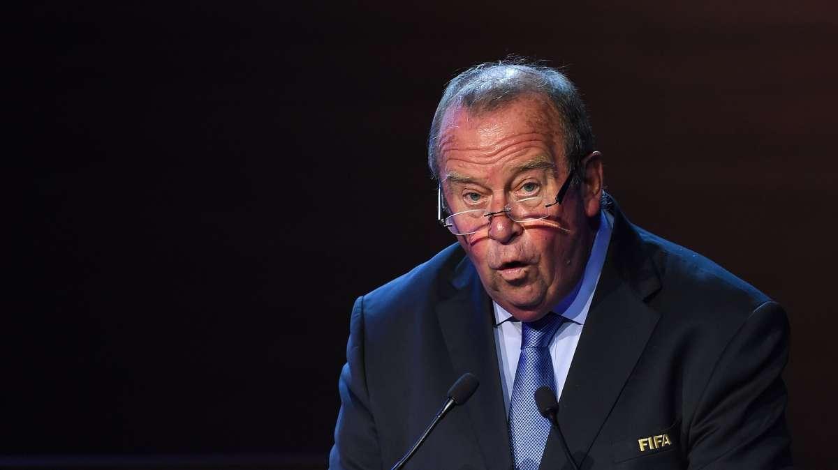 La FIFA: "Non si può tornare in campo prima della fine di agosto"