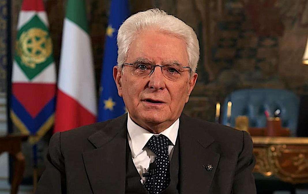 Covid, Mattarella: "Visite e terapie oncologiche devono riprendere"