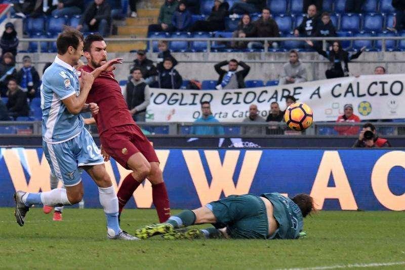 Giovane e ingenua, la Lazio regala il derby alla Roma
