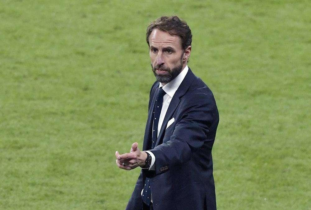 Ungheria - Inghilterra, ululati razzisti e lancio di bottigliette: la reazione di Grealish e compagni
