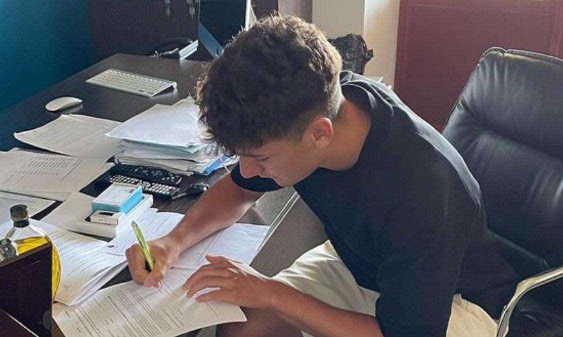 Lazio, Ferro firma il suo primo contratto da professionista