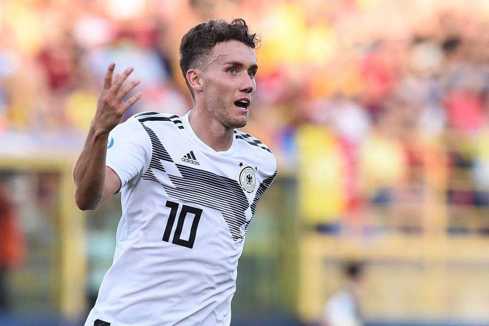Calciomercato Lazio, Waldschmidt: "Sono in vacanza, non penso al futuro"