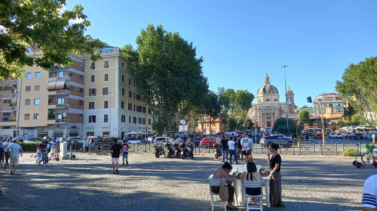 Cronaca di Roma, ragazzo rapito in un locale a Ponte Milvio: ricerche in corso