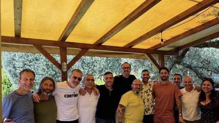 Lazio, Luis Alberto e Cataldi a pranzo con i magazzinieri: la storia social - FOTO