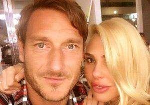 Ilary Blasi pressa sulla separazione da Totti: lui chiede una riduzione del mantenimento