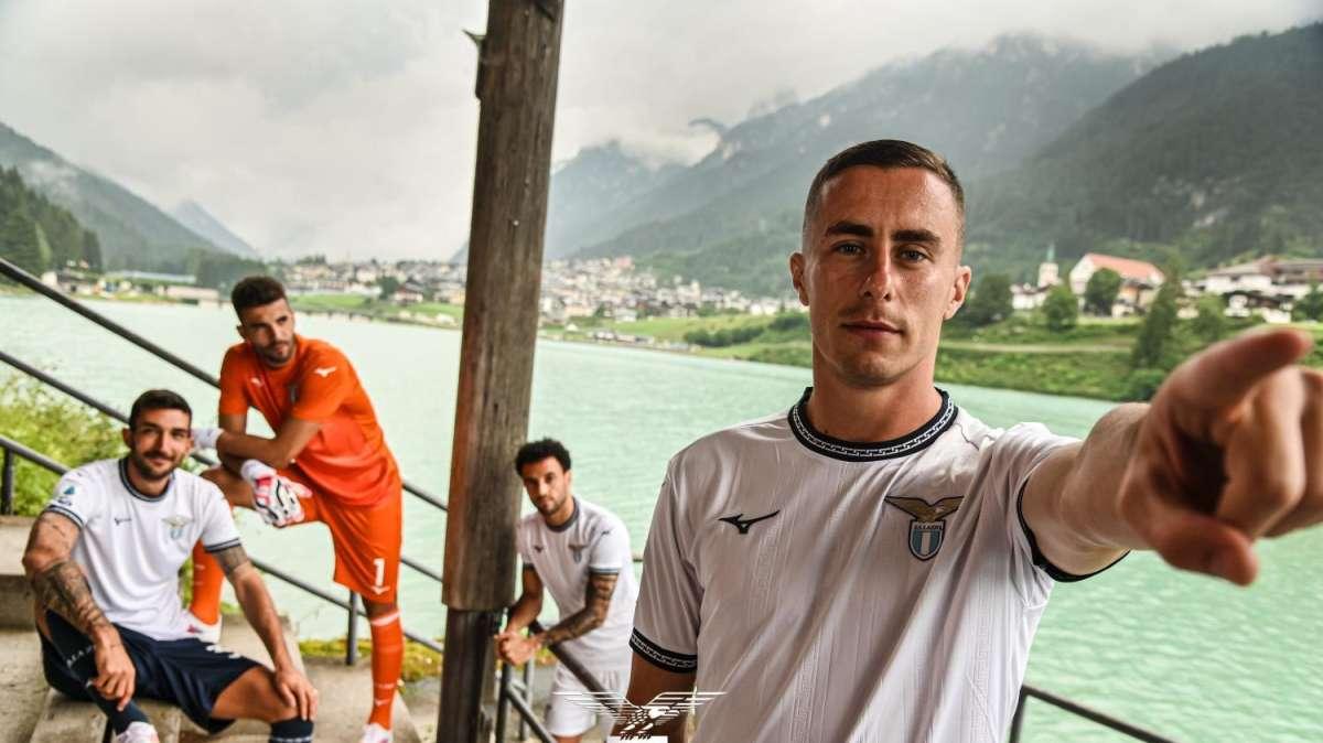 Lazio, svelata la terza maglietta: l'annuncio social e i dettagli - FOTO&VIDEO